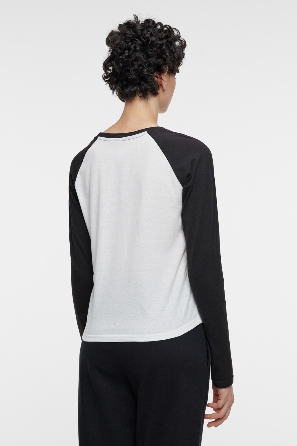 Лонгслив regular fit с контрастными рукавами реглан - цвет черный - 4