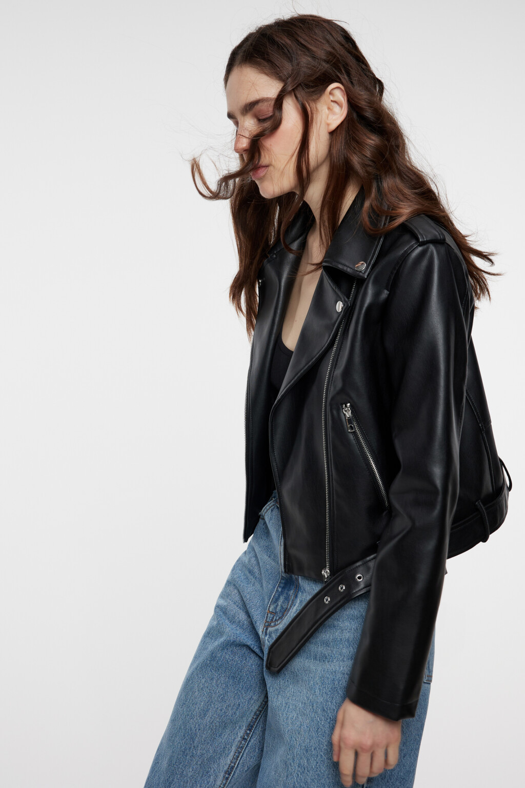 Куртка-косуха укороченная с ремнем - цвет черный - 9