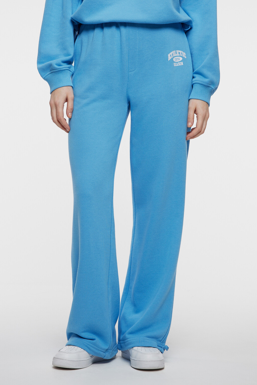 Брюки-джоггеры хлопковые с принтом и утяжками - цвет голубой - 1