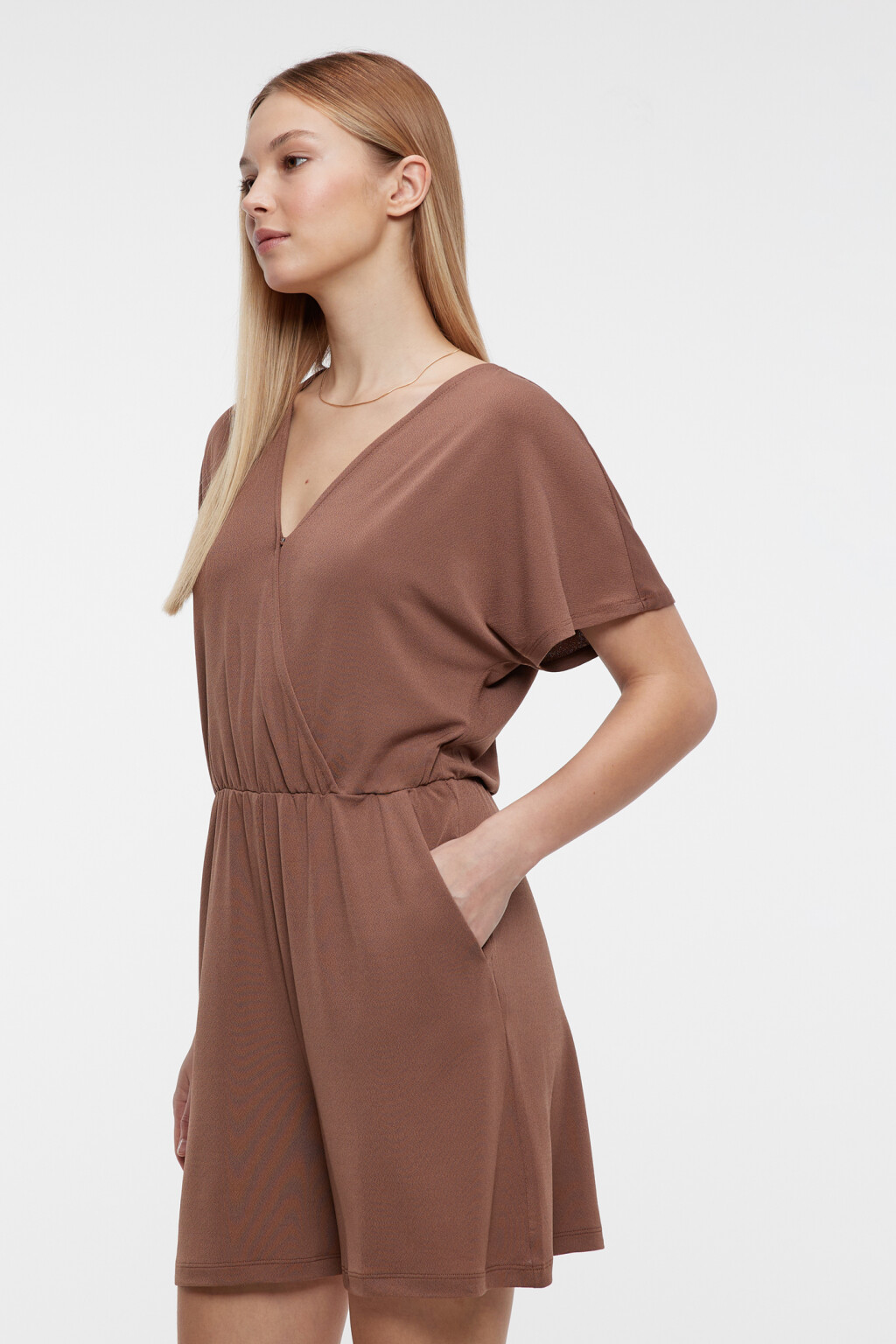 Комбинезон приталенный с рубашечным верхом и шортами - цвет коричневый - 2