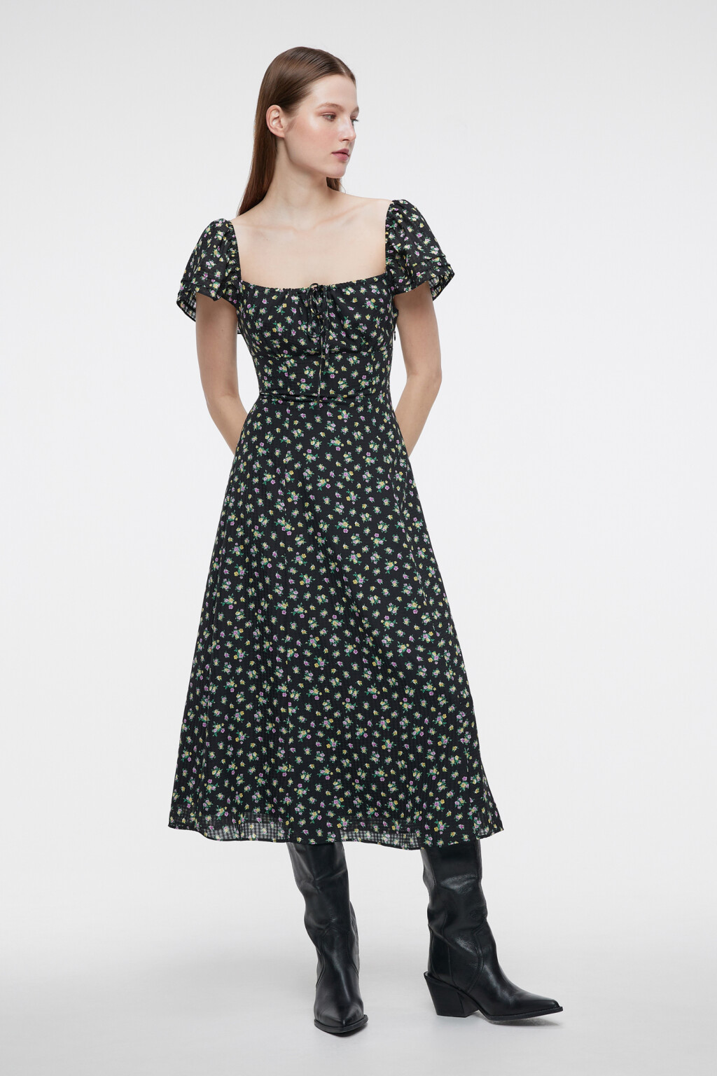 Платье миди приталенное с рукавами-крылышками и вырезом каре - цвет черный - 4