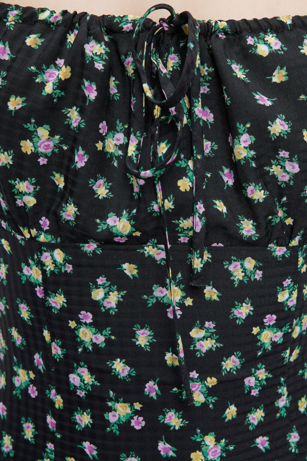 Платье миди приталенное с рукавами-крылышками и вырезом каре - цвет черный - 5