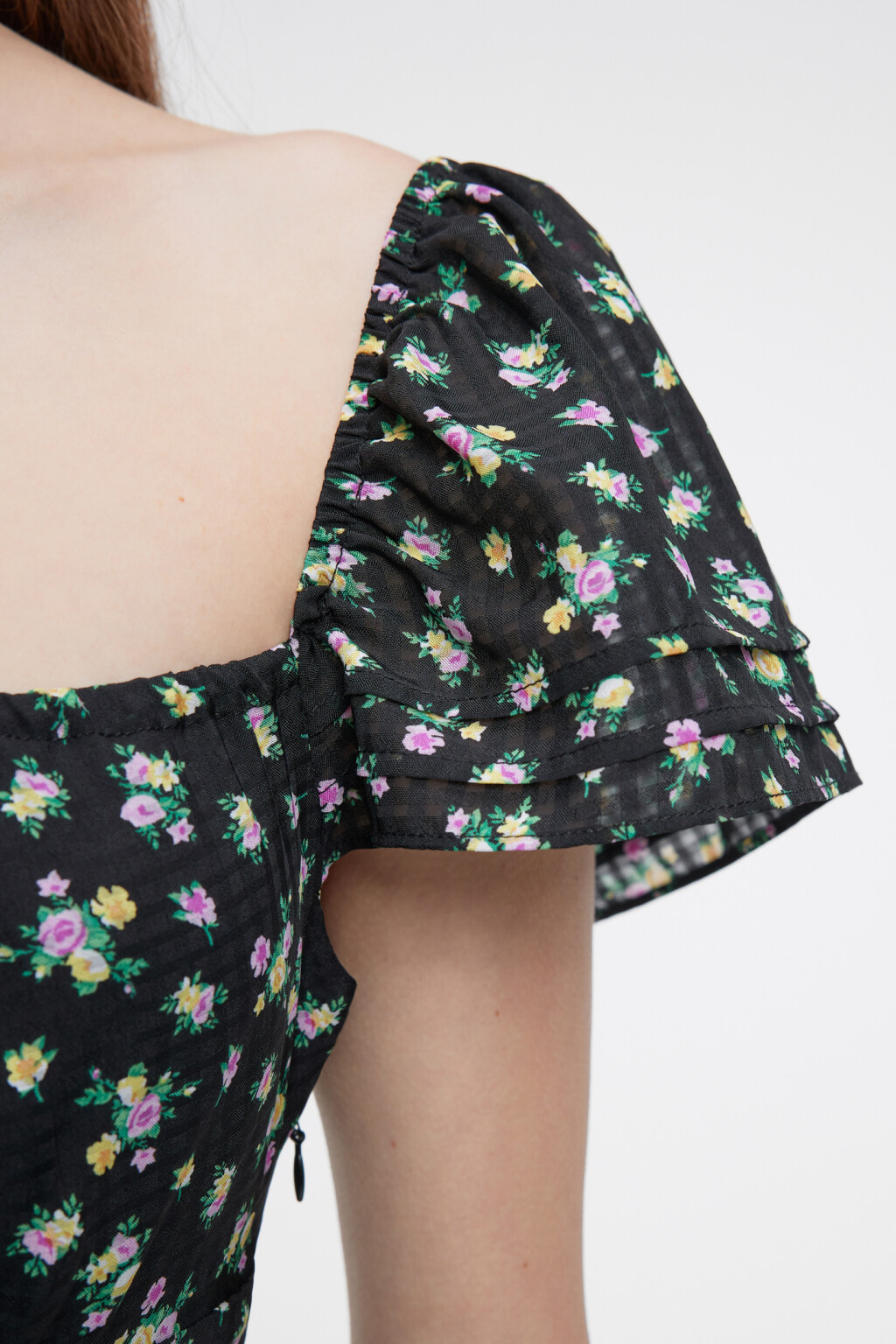 Платье миди приталенное с рукавами-крылышками и вырезом каре - цвет черный - 6