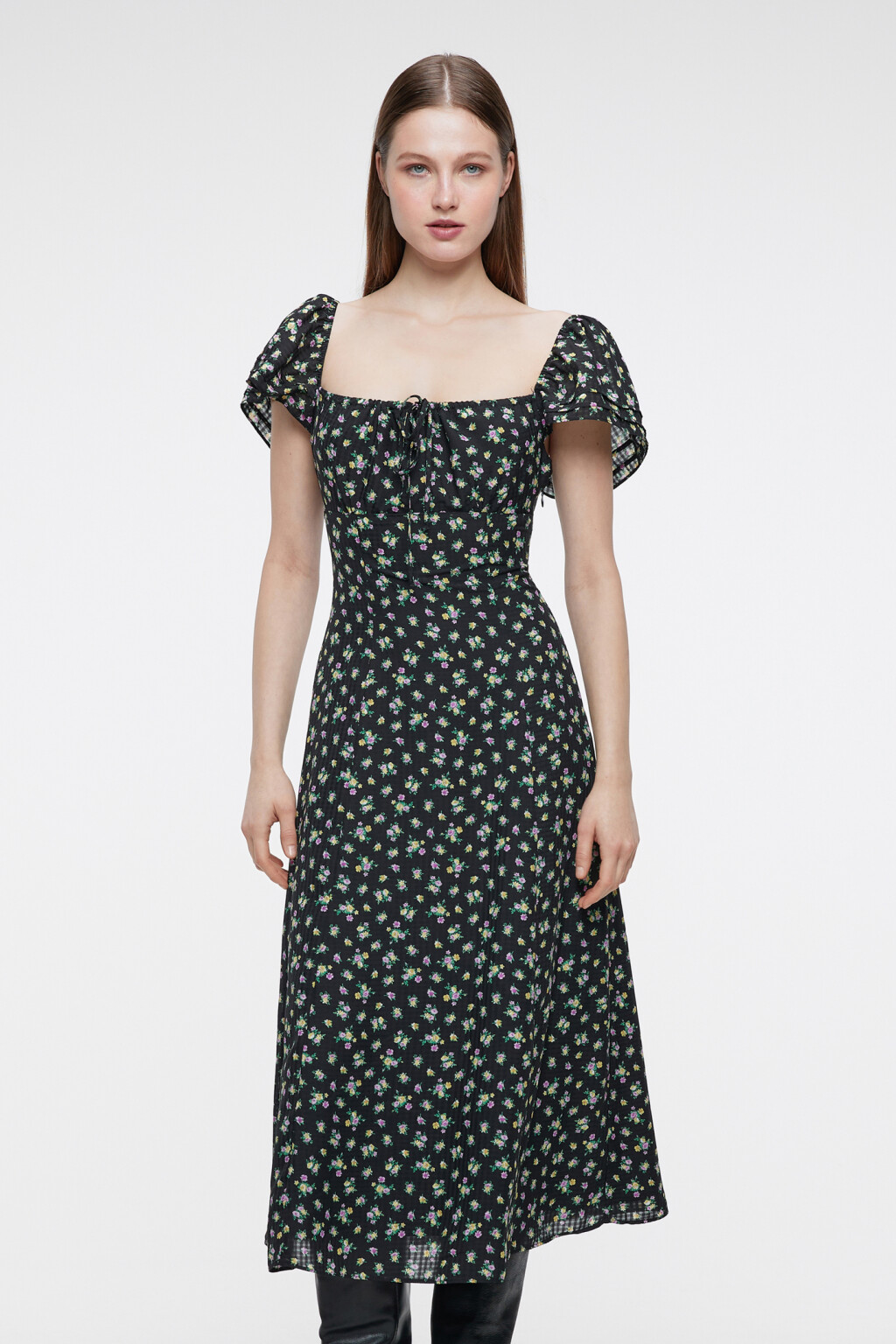 Платье миди приталенное с рукавами-крылышками и вырезом каре - цвет черный - 7