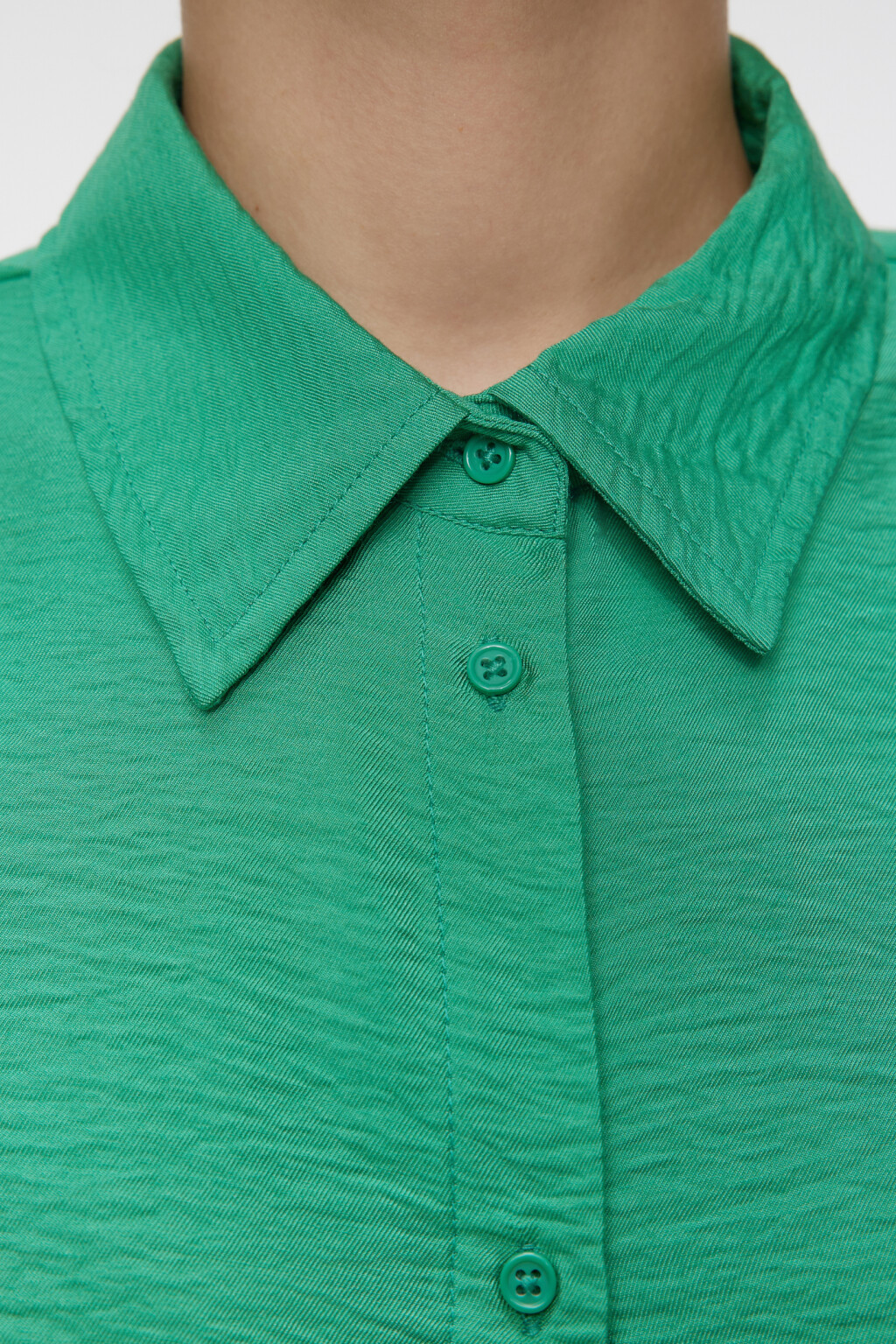 Блузка-рубашка oversize вискозная однотонная - цвет зеленый - 5