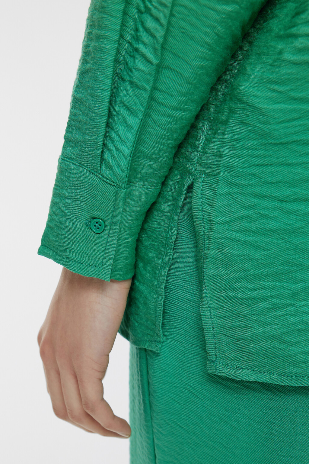 Блузка-рубашка oversize вискозная однотонная - цвет зеленый - 6