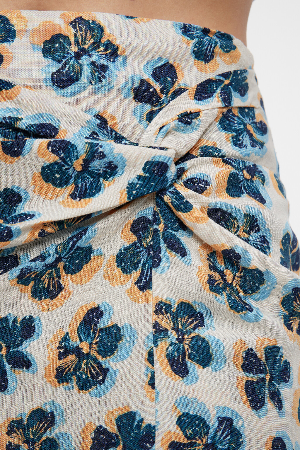 Юбка миди вискозная с разрезом и драпировкой - цвет мультиколор - 5