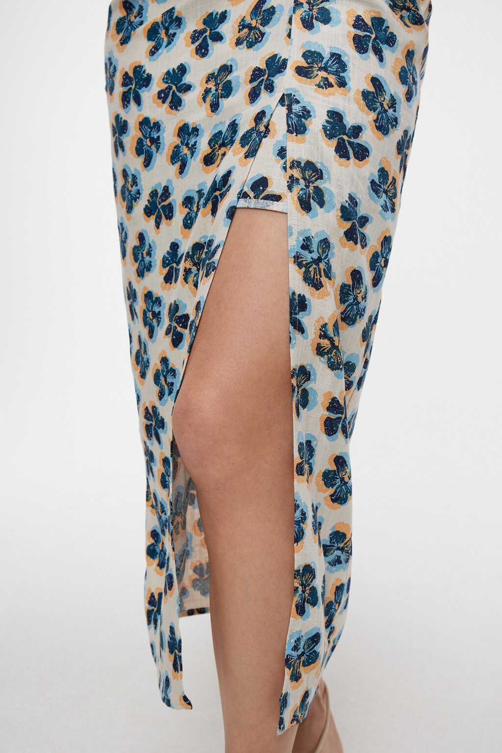 Юбка миди вискозная с разрезом и драпировкой - цвет мультиколор - 6