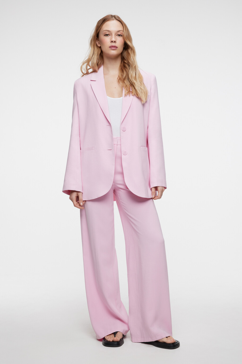 Брюки широкие костюмные из вискозной ткани - цвет розовый - 4