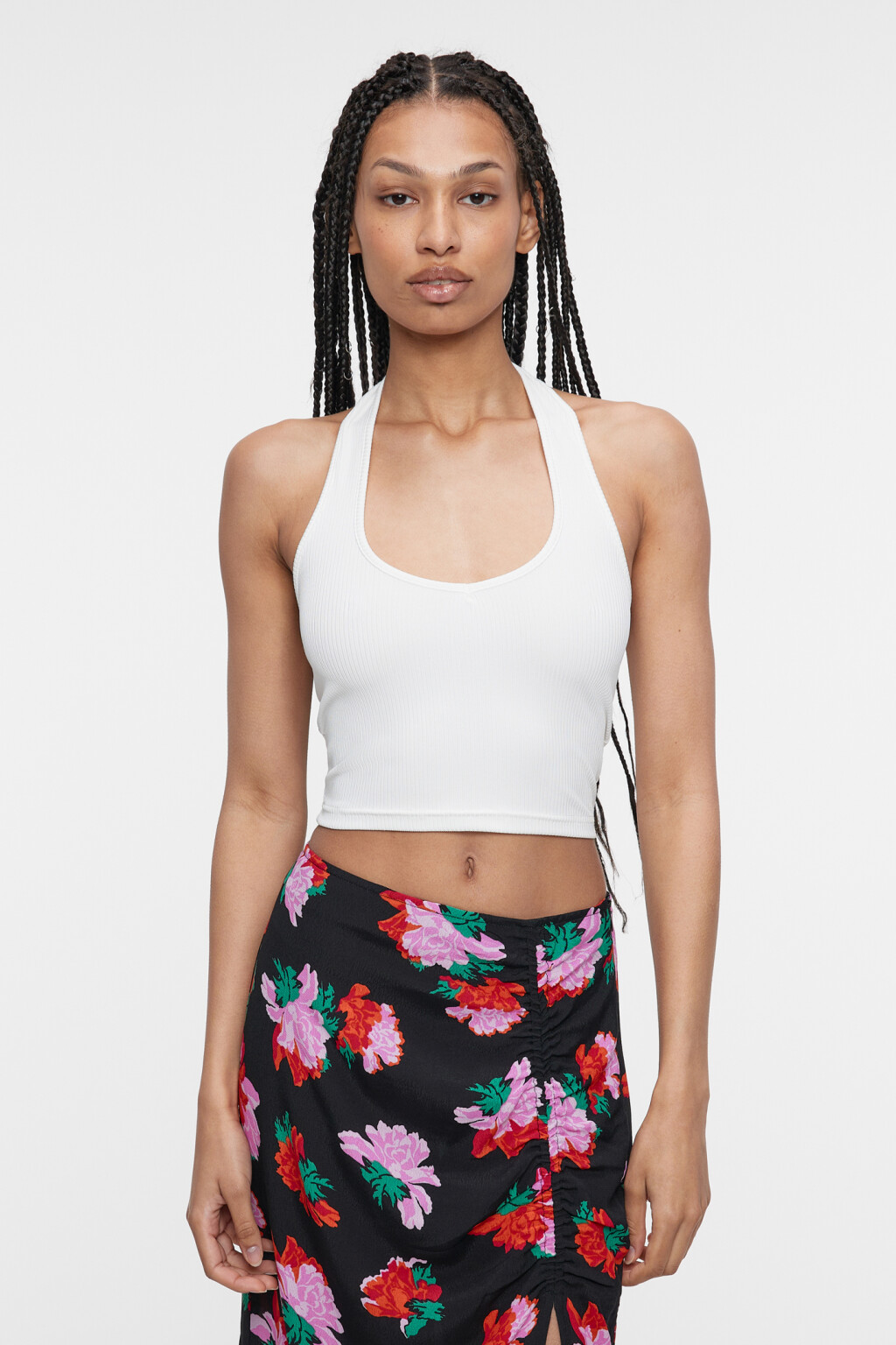 Топ-майка облегающий в рубчик с бретелью вокруг шеи - цвет белый - 1