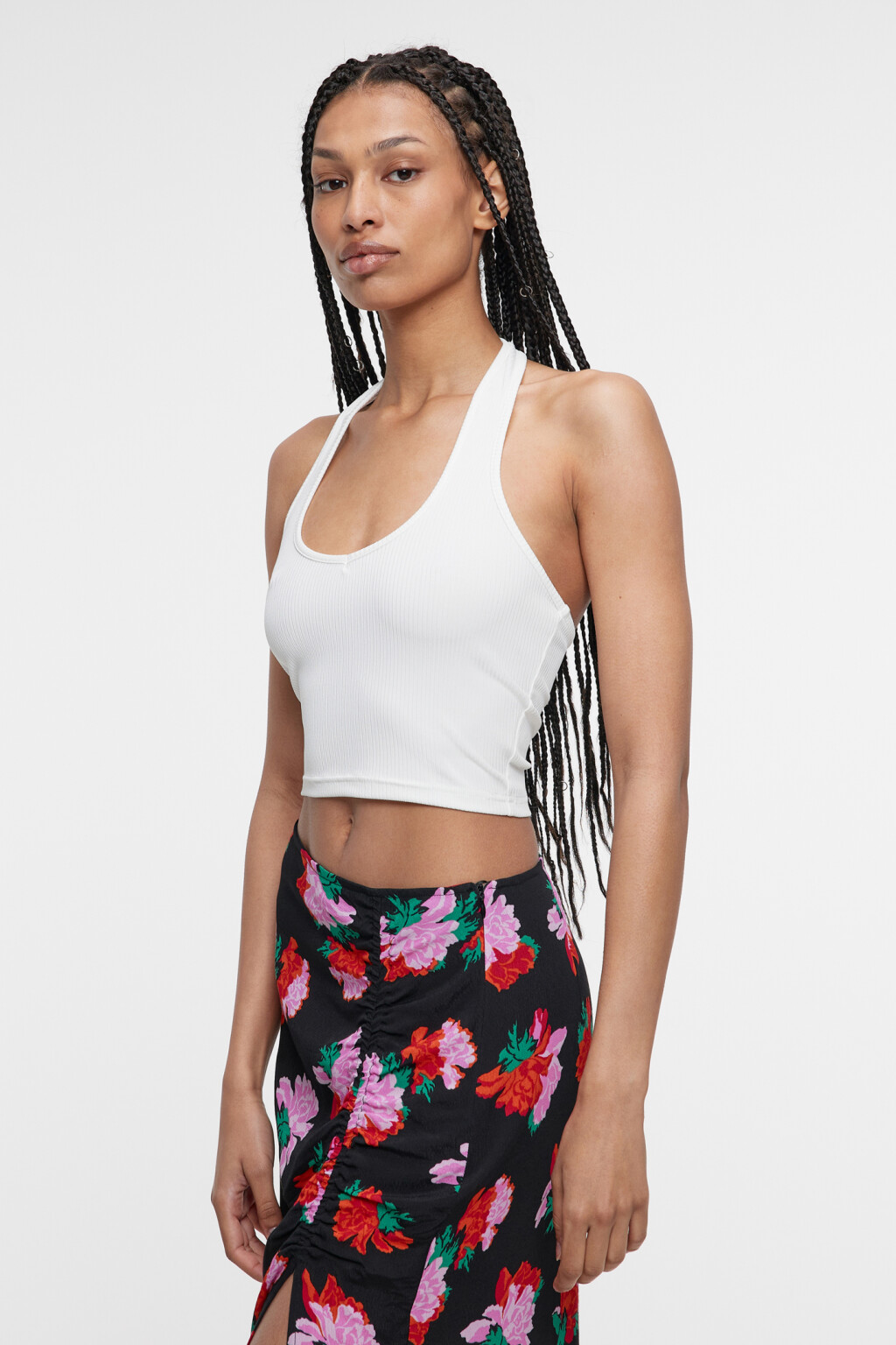 Топ-майка облегающий в рубчик с бретелью вокруг шеи - цвет белый - 2