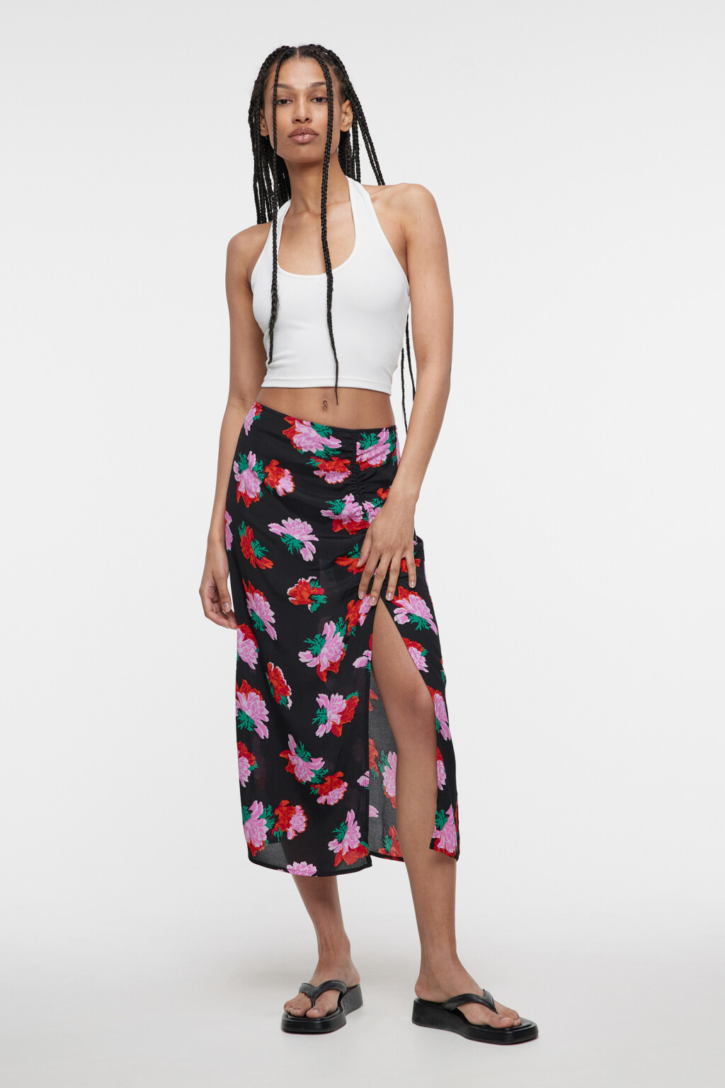 Топ-майка облегающий в рубчик с бретелью вокруг шеи - цвет белый - 4