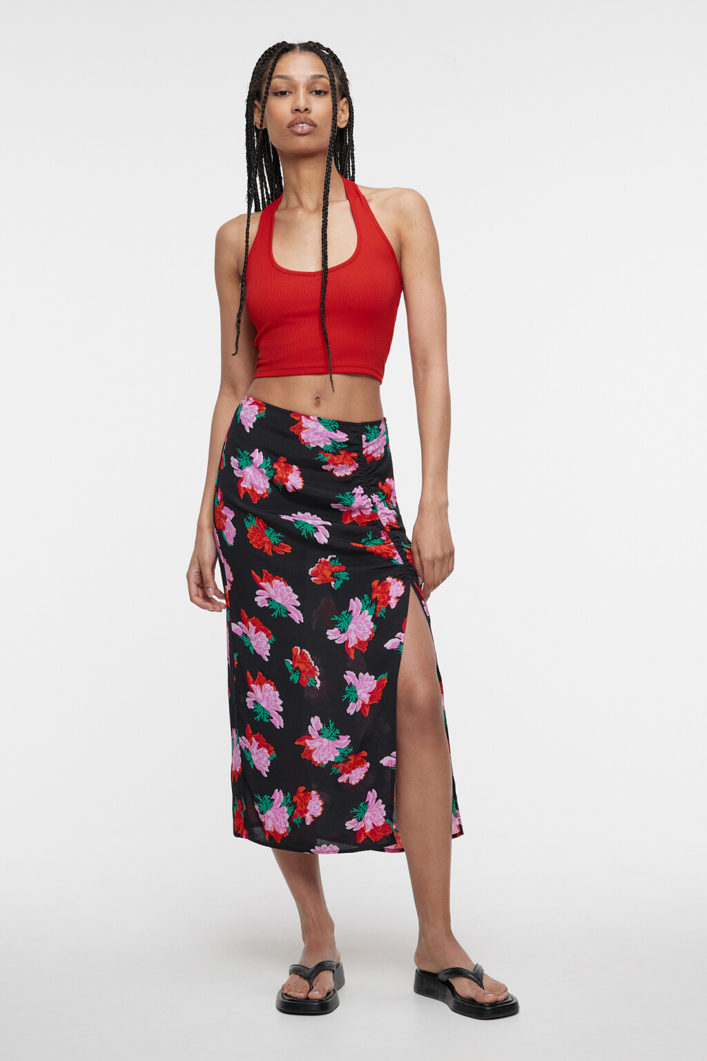 Топ-майка облегающий в рубчик с бретелью вокруг шеи - цвет красный - 4