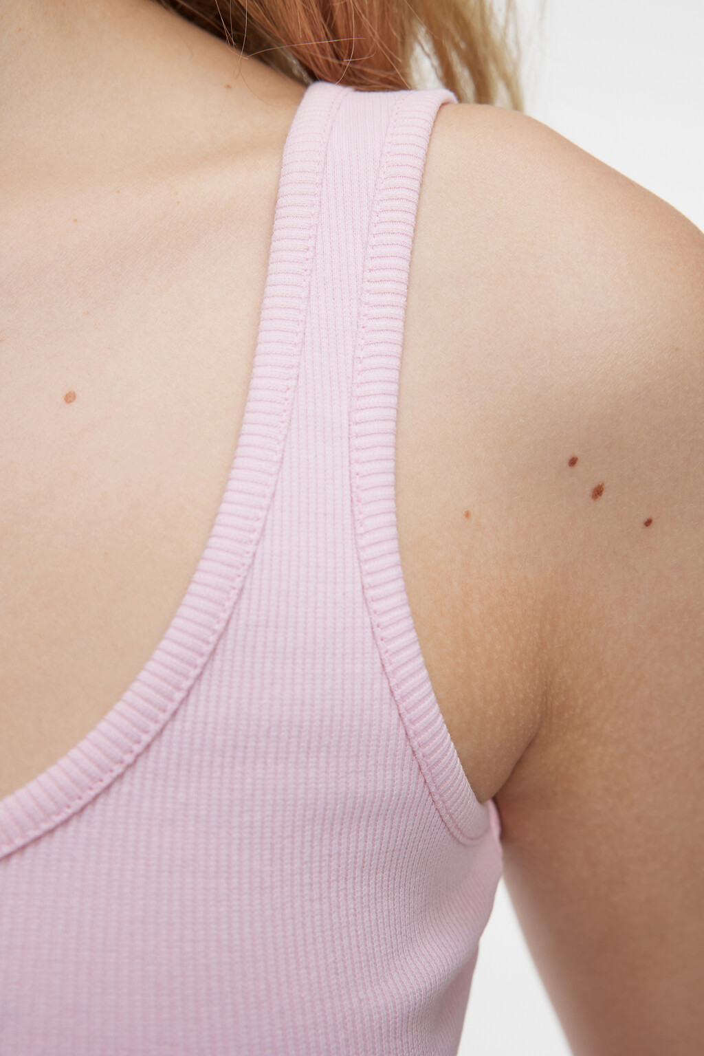 Топ-майка хлопковый в рубчик с застежкой на груди - цвет розовый - 5