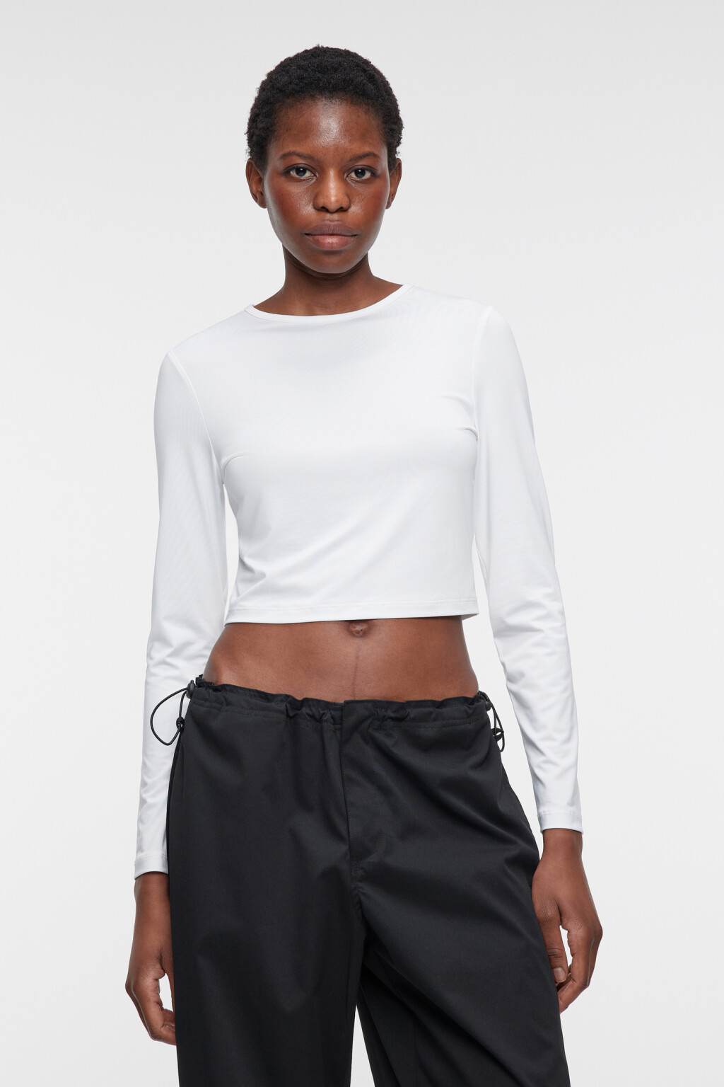 Лонгслив укороченный облегающий однотонный - цвет белый - 2