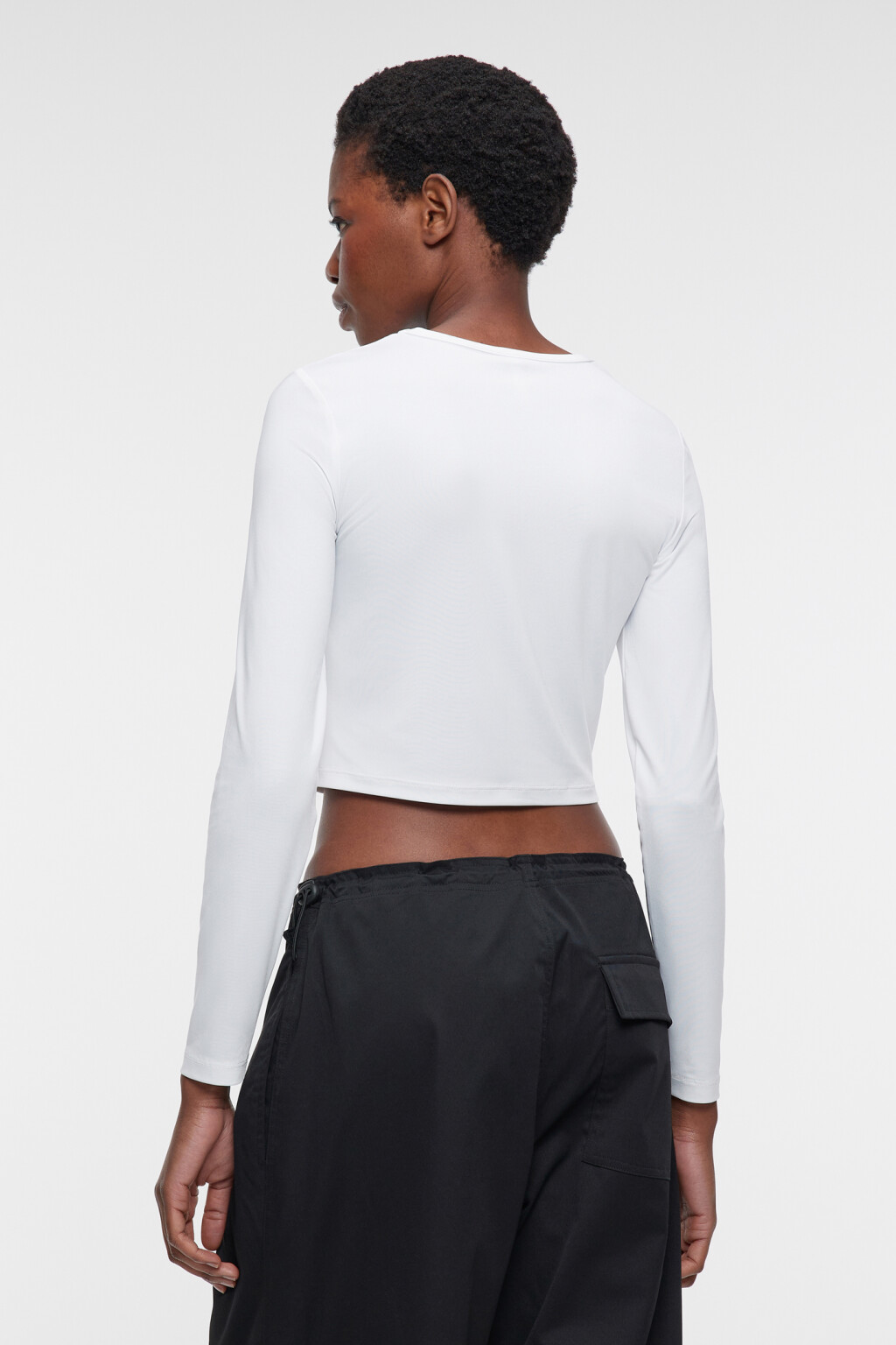 Лонгслив укороченный облегающий однотонный - цвет белый - 4