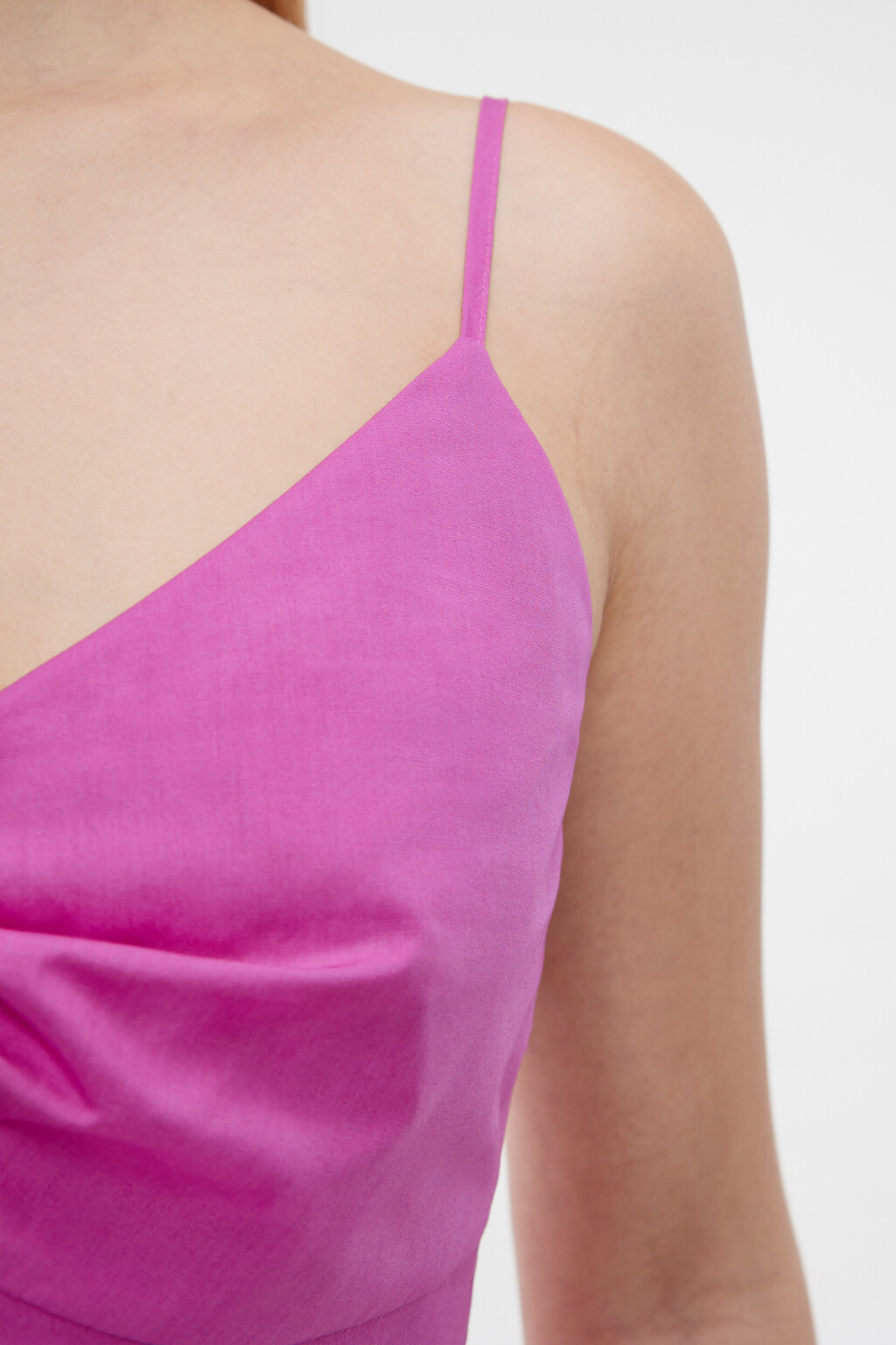 Платье-сарафан миди на тонких бретельках с воланами - цвет розовый - 5