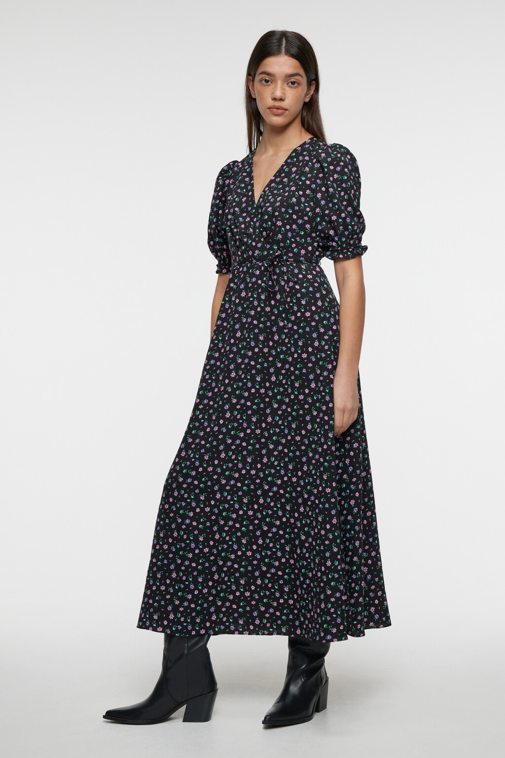 Платье миди приталенное с запахом и коротким рукавом - цвет черный - 9