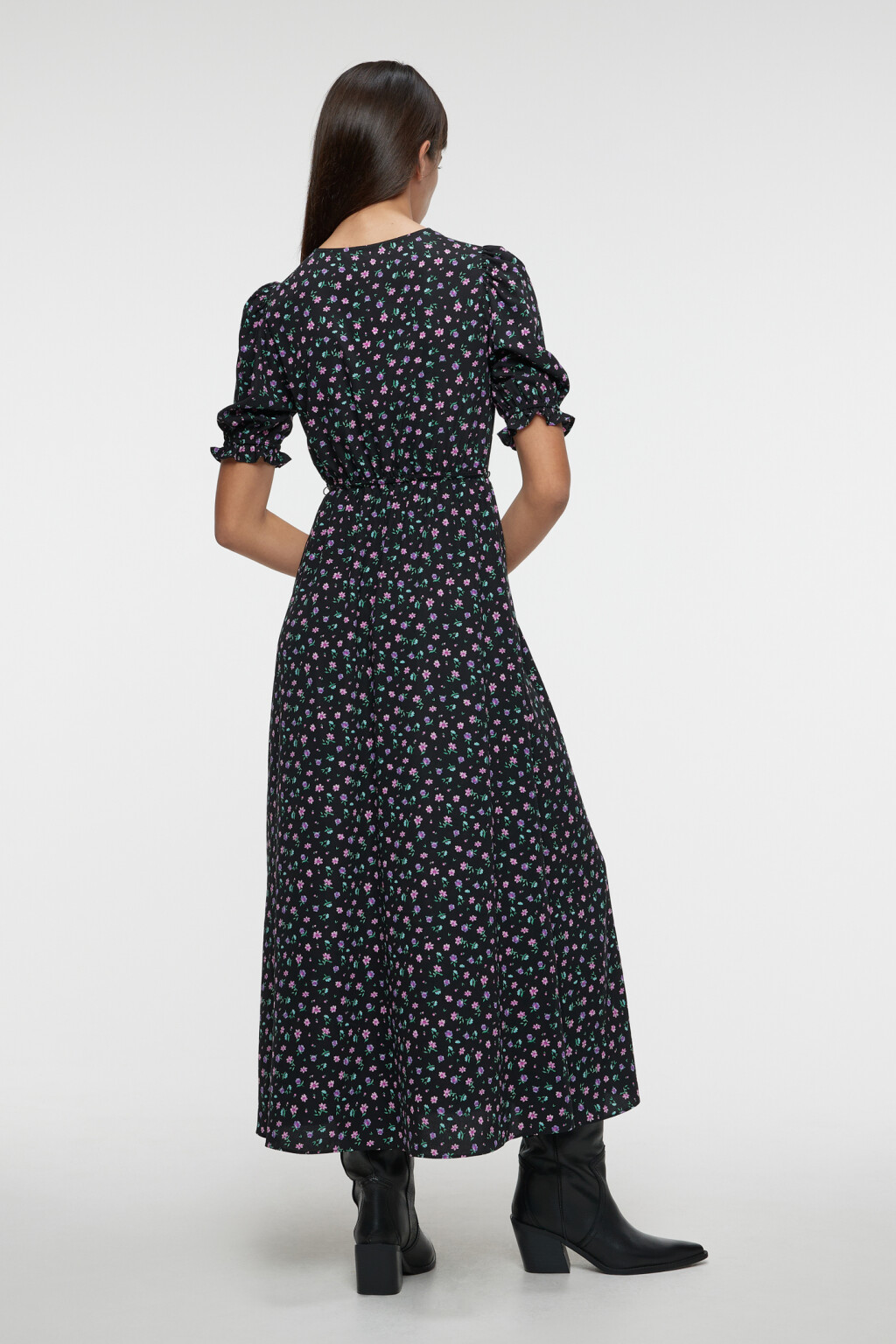 Платье миди приталенное с запахом и коротким рукавом - цвет черный - 10