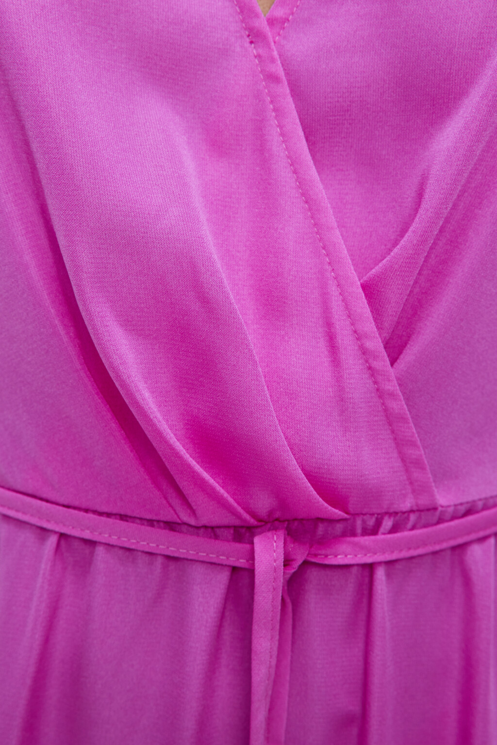 Платье миди приталенное с запахом и коротким рукавом - цвет розовый - 6
