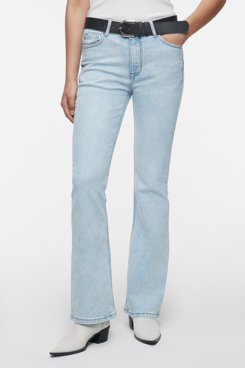 Джинсы клеш со средней посадкой и ремнем - цвет голубой - 2