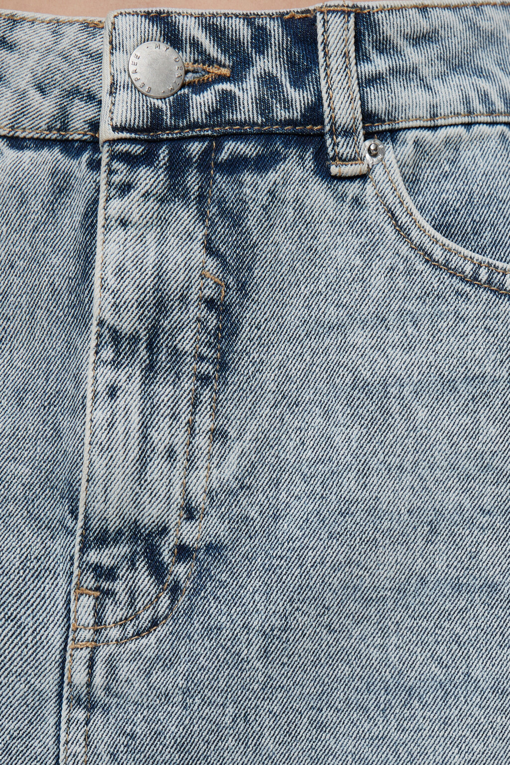 Юбка-карандаш мини джинсовая с обрезанными краями - цвет голубой - 5