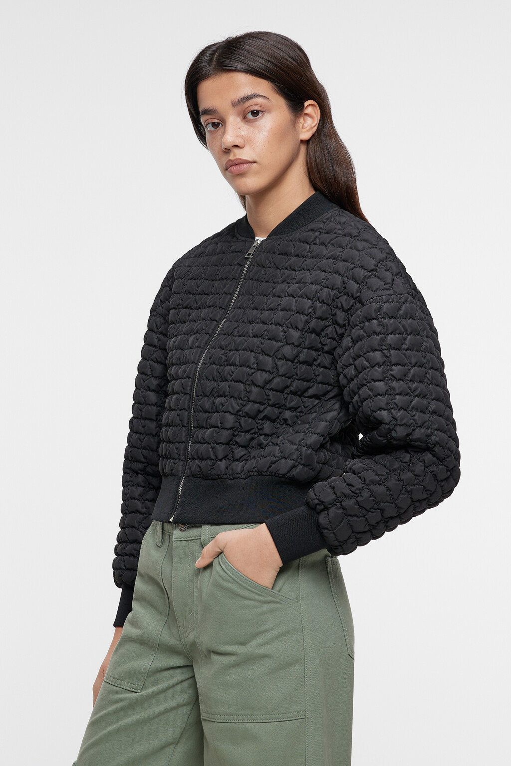 Куртка-бомбер укороченная с объемными стежками - цвет черный - 2