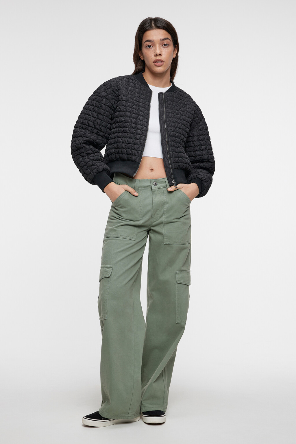 Куртка-бомбер укороченная с объемными стежками - цвет черный - 4