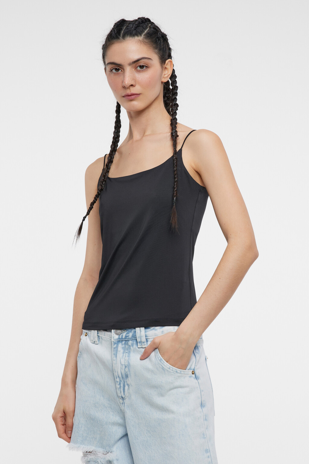 Топ-майка облегающий гладкий на тонких бретелях - цвет черный - 2