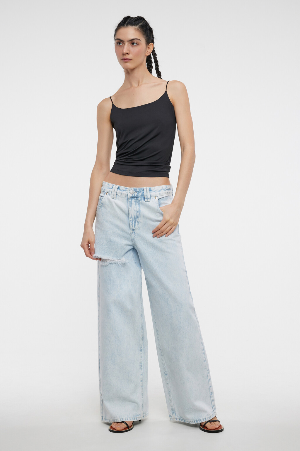 Топ-майка облегающий гладкий на тонких бретелях - цвет черный - 4