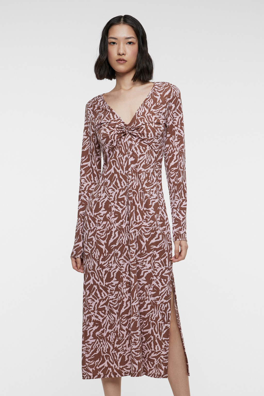 Платье миди с V-вырезом и разрезом на бедре - цвет коричневый - 8