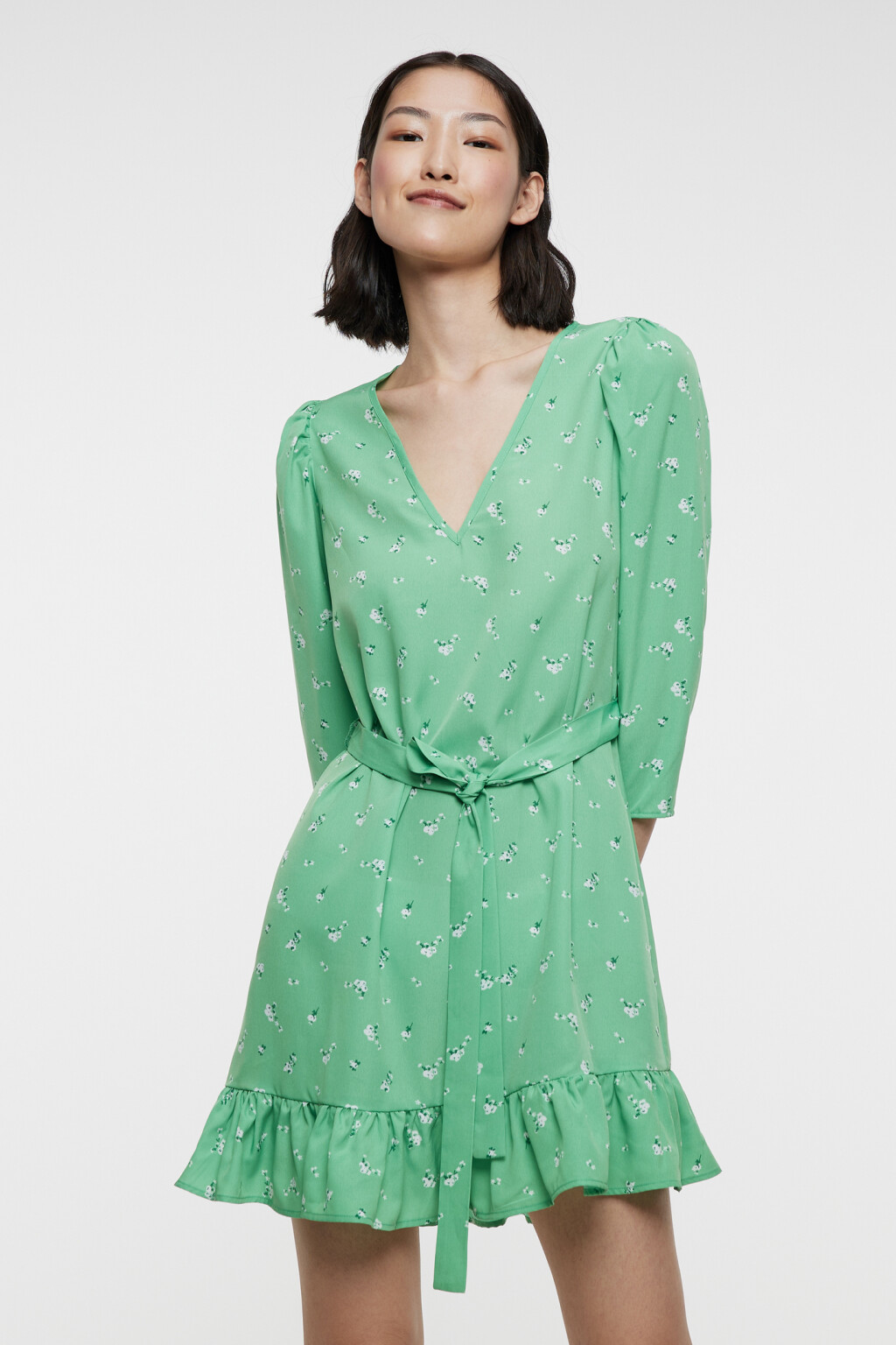 Платье мини с поясом и V-образным вырезом - цвет зеленый - 1