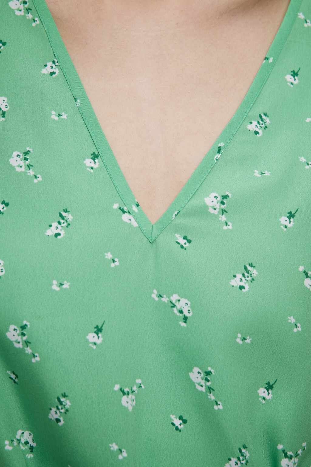 Платье мини с поясом и V-образным вырезом - цвет зеленый - 5