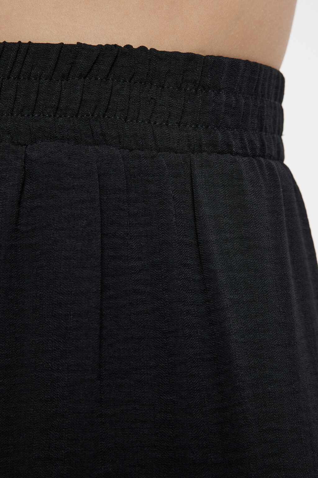 Брюки прямые свободные с поясом на резинке - цвет черный - 6
