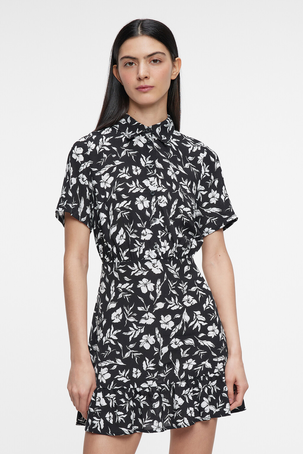 Платье-рубашка мини приталенное с оборками - цвет черный - 2