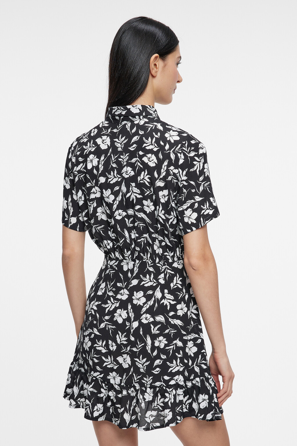 Платье-рубашка мини приталенное с оборками - цвет черный - 4