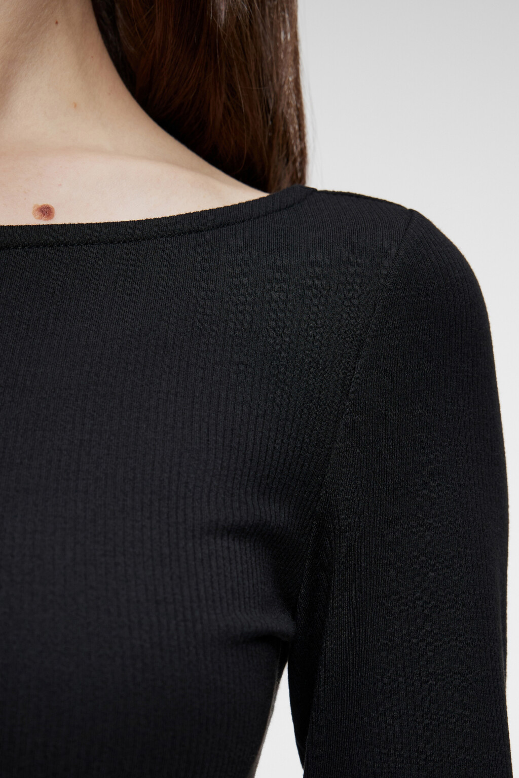 Платье-лапша миди в рубчик с разрезом на бедре - цвет черный - 5