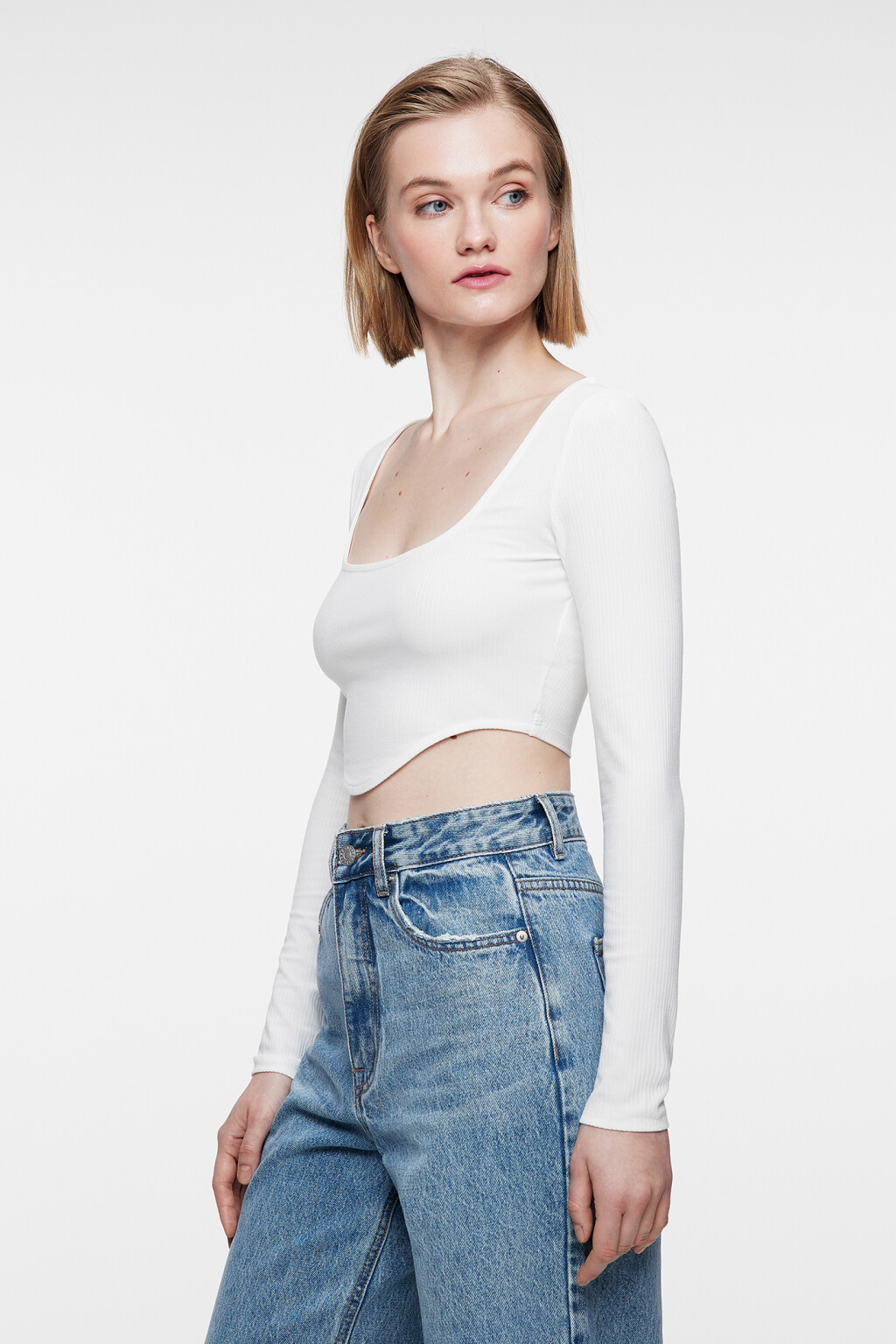 Лонгслив вискозный укороченный в корсетном стиле - цвет белый - 2