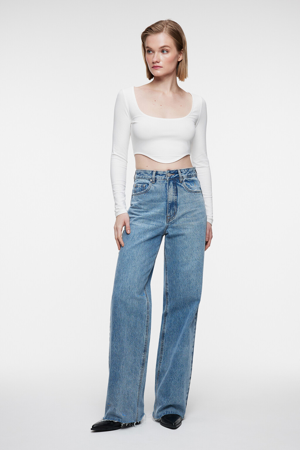 Лонгслив вискозный укороченный в корсетном стиле - цвет белый - 4