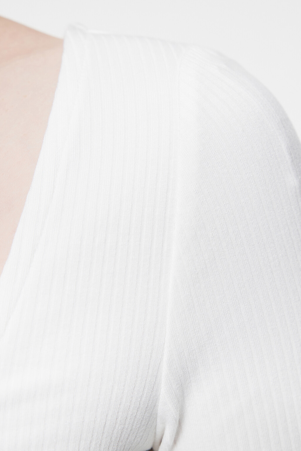 Лонгслив вискозный укороченный в корсетном стиле - цвет белый - 6
