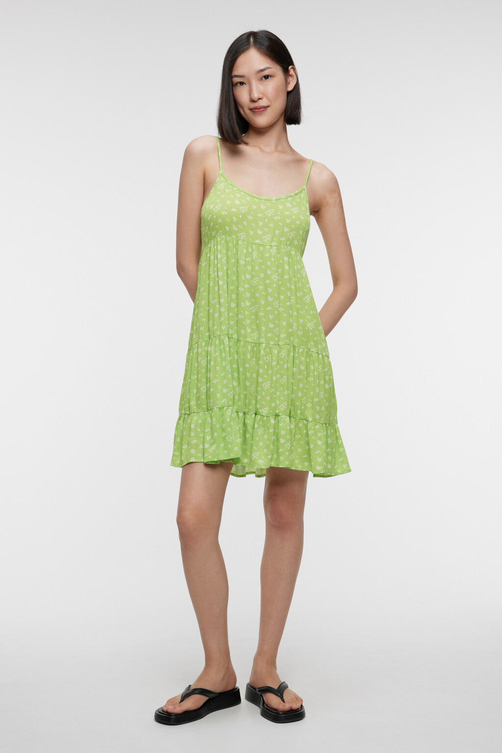 Сарафан-трапеция мини вискозный с ярусной юбкой - цвет зеленый - 4