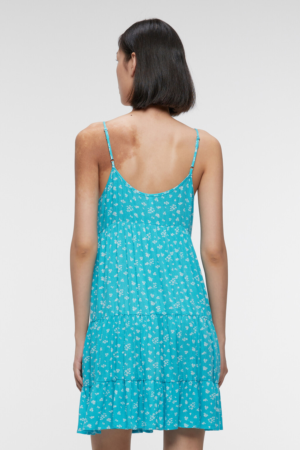 Сарафан-трапеция мини вискозный с ярусной юбкой - цвет голубой - 3