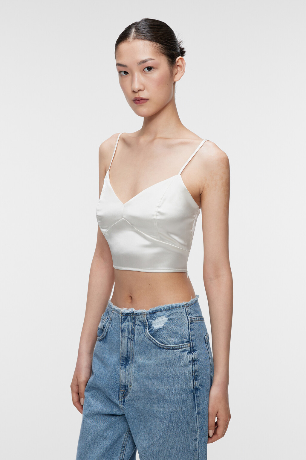 Топ-бюстье атласный облегающий на тонких бретельках - цвет бежевый - 2