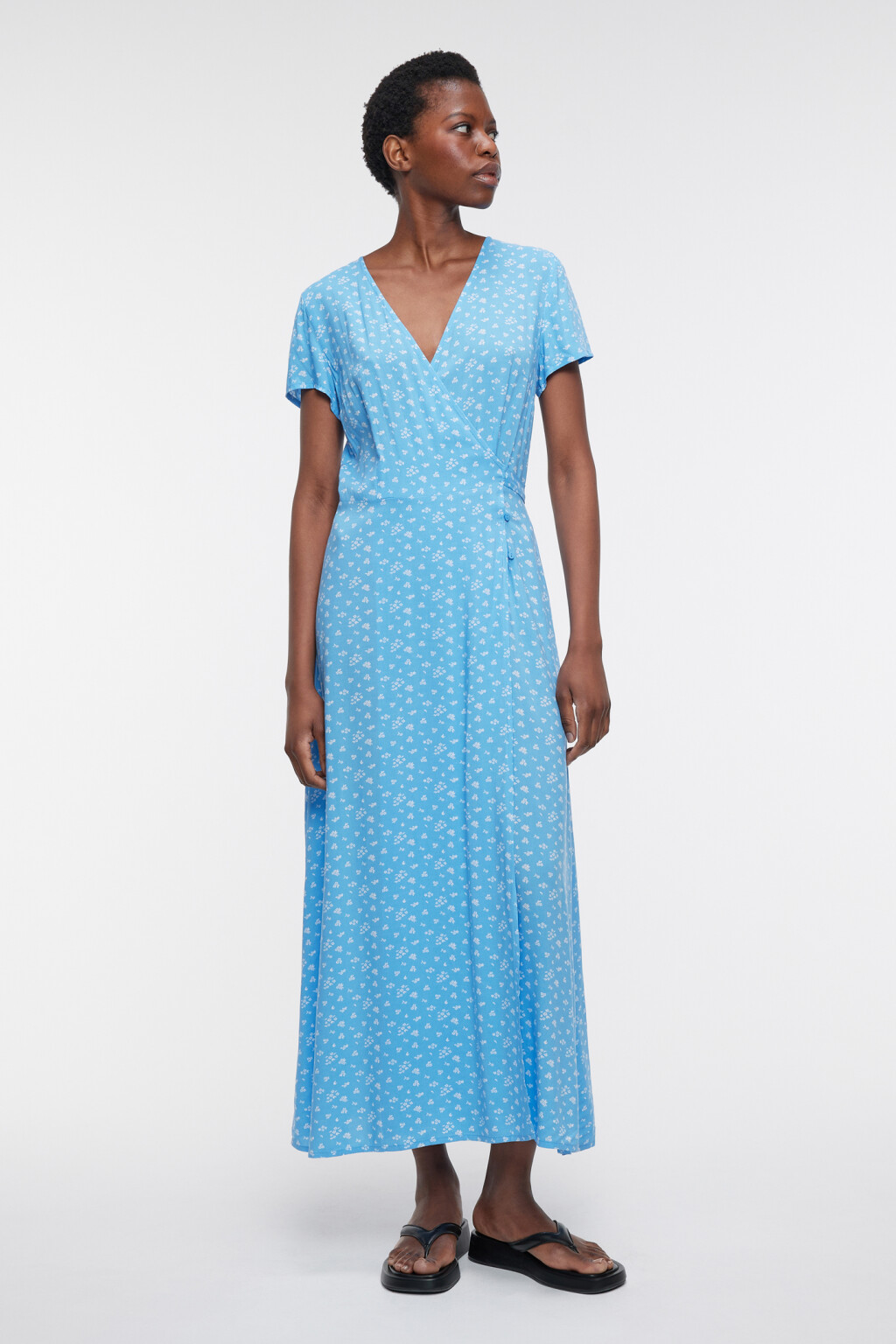 Платье миди вискозное на запах с поясом - цвет голубой - 1