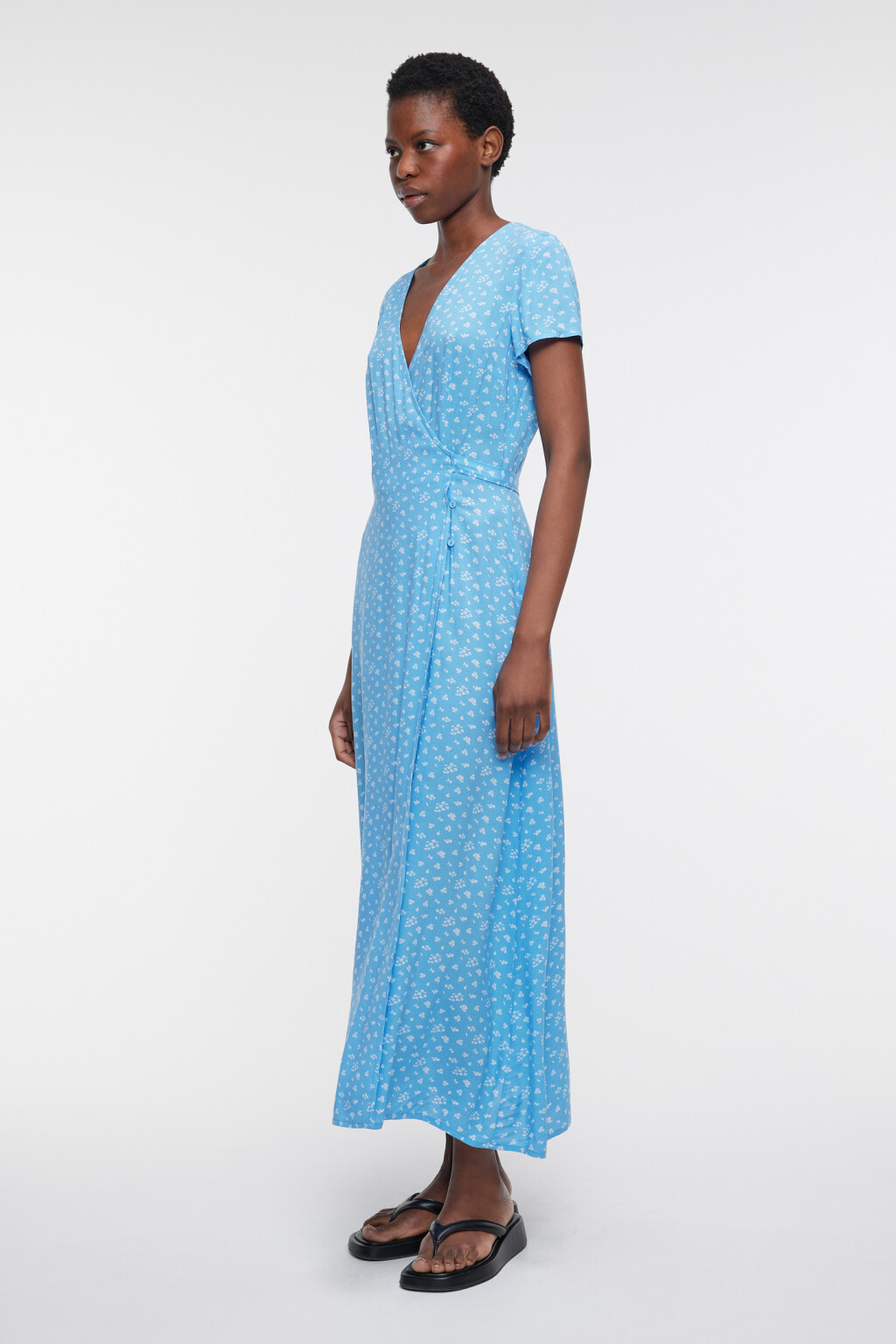 Платье миди вискозное на запах с поясом - цвет голубой - 2