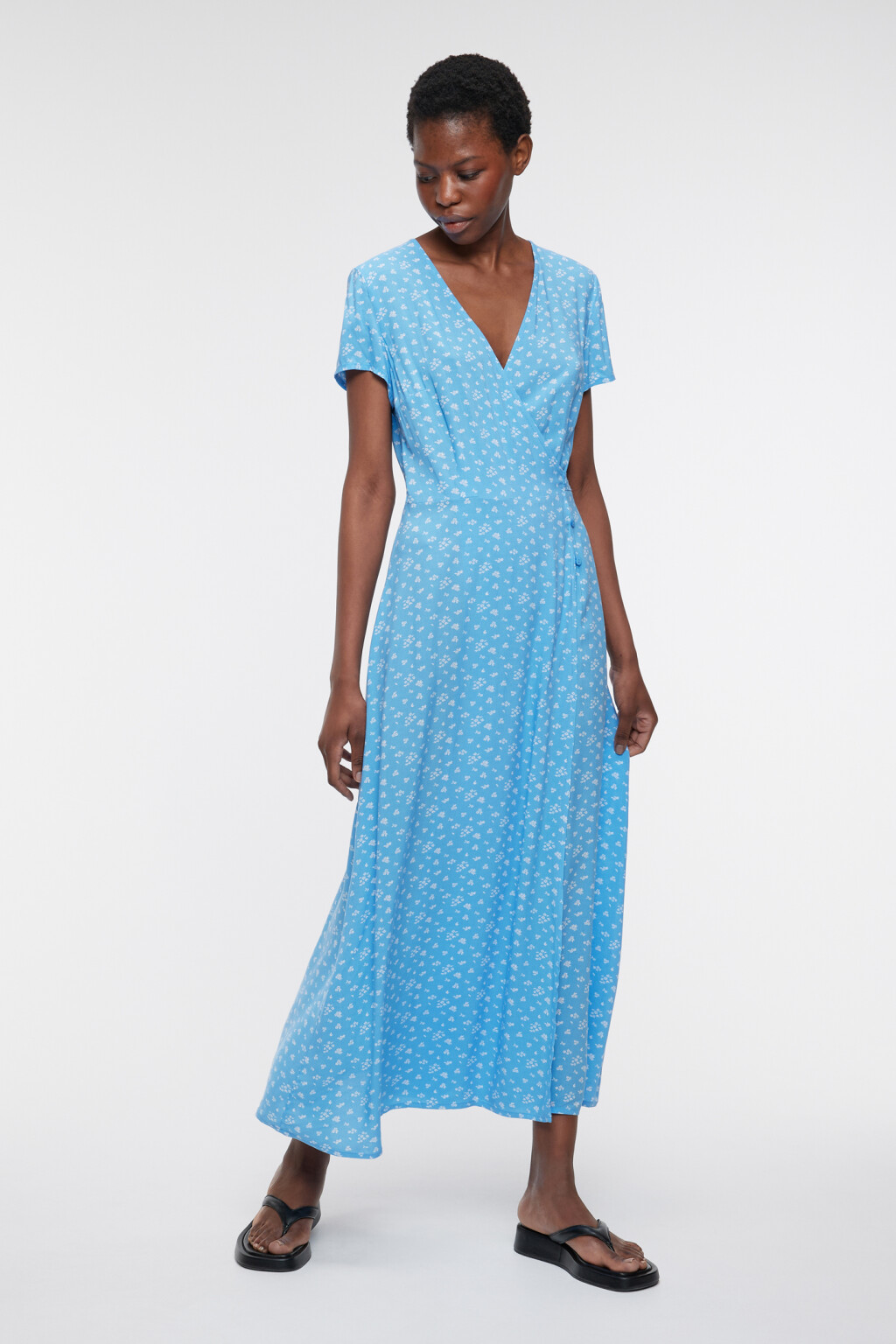 Платье миди вискозное на запах с поясом - цвет голубой - 7