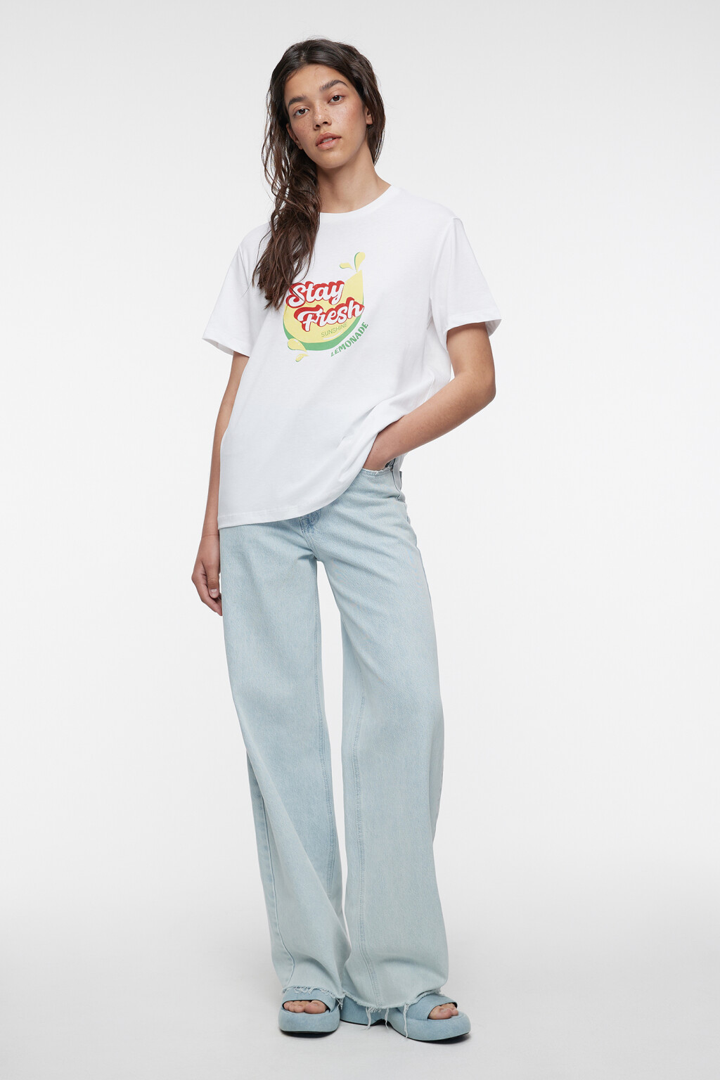 Футболка свободная хлопковая с принтом и надписями - цвет белый - 1