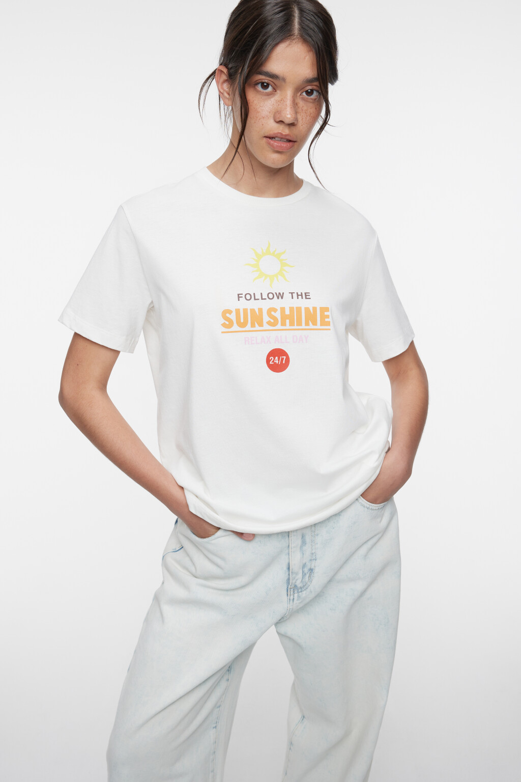 Футболка свободная хлопковая с принтом и надписями - цвет бежевый - 1