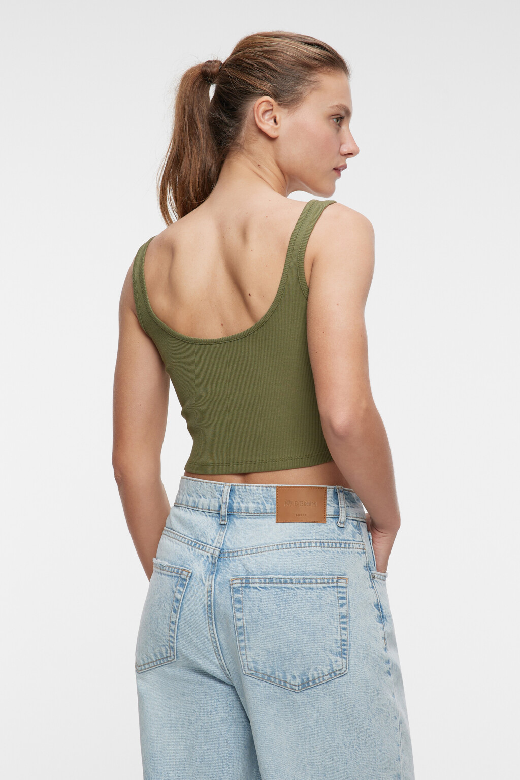 Топ-майка хлопковый с разрезом на груди и принтом - цвет зеленый - 4