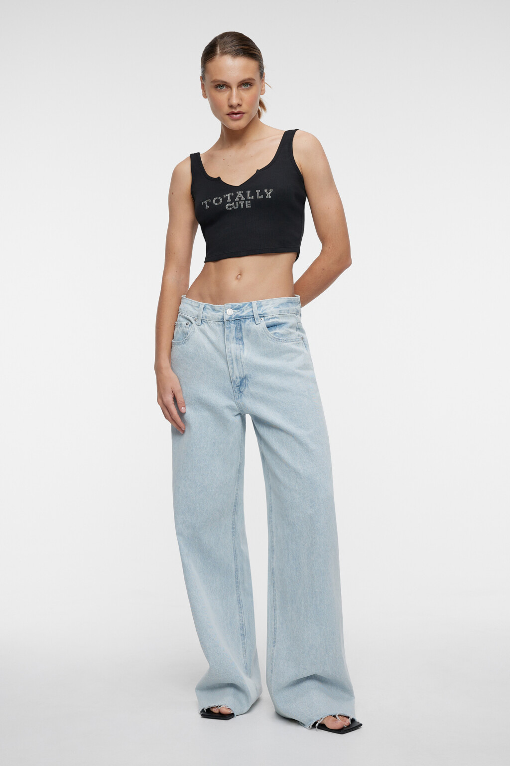 Топ-майка хлопковый с разрезом на груди и принтом - цвет черный - 4